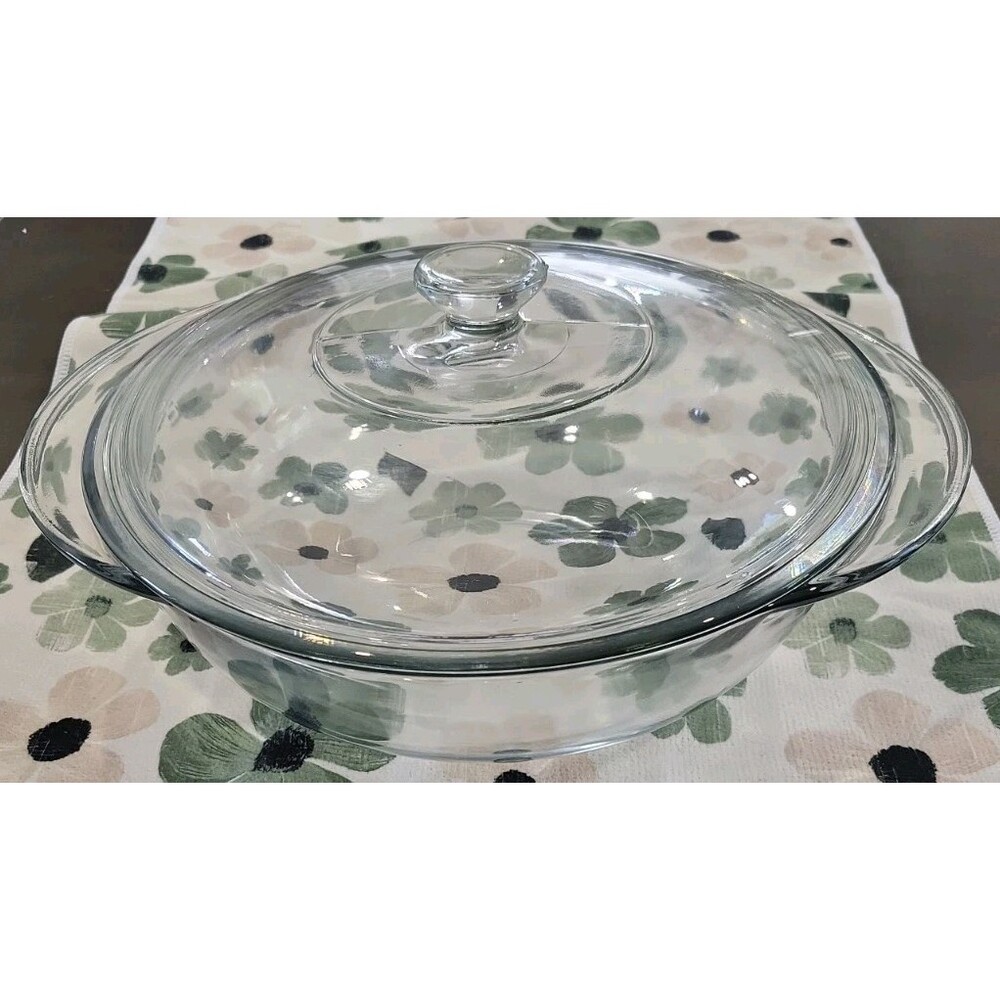 Clear Baking Dish. 2QT With Lid. Non Branded. Sturdy, Heavy Glass